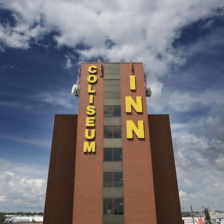 Coliseum Inn Едмънтън Екстериор снимка